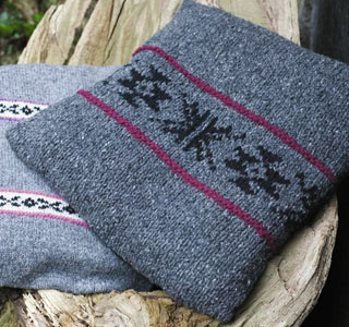 Click to see the yarns