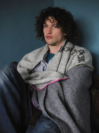 Click to see the yarns